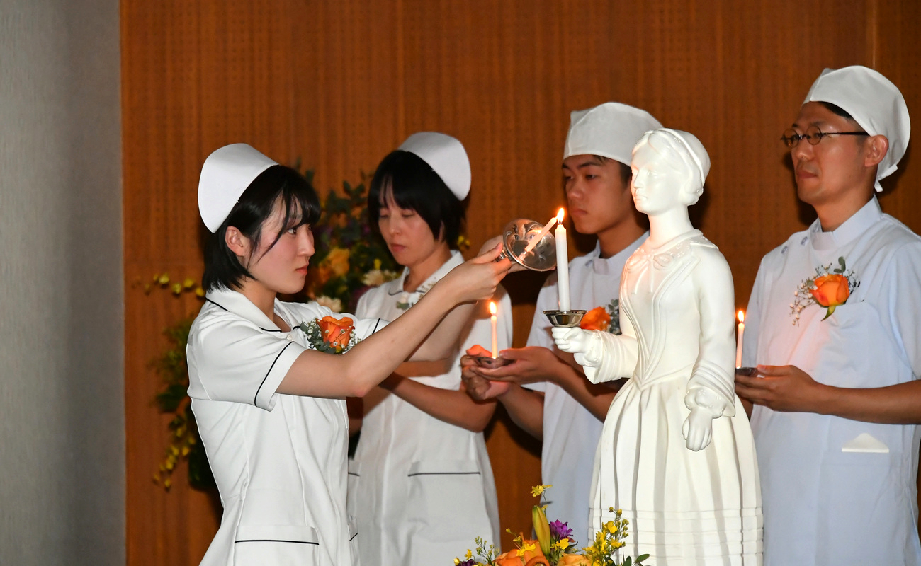 比企准看護学校 戴帽式 学生